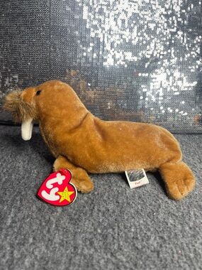 Paul The Walrus:Ty Brown Walrus Plush with Heart Tag